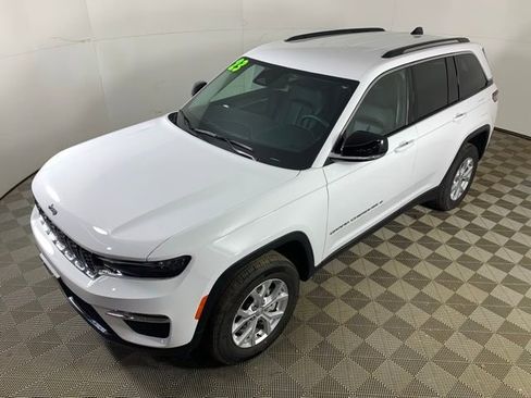 Used 2023 Jeep Grand Cherokee Limited image 9