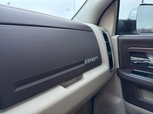 Used 2015 RAM 1500 Laramie w/ Convenience Group image 30