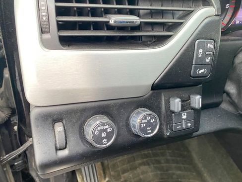 Used 2015 GMC Yukon XL SLT w/ Open Road Package image 9