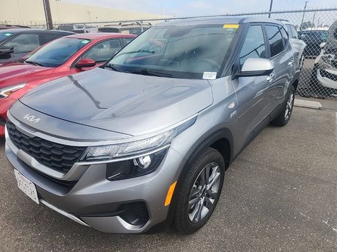 Certified 2023 Kia Seltos LX AWD/4WD image 4