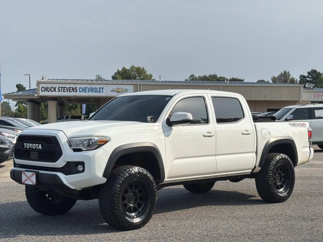 Used 2019 Toyota Tacoma TRD Off-Road AWD/4WD image 9