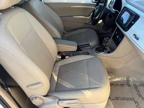 Used 2014 Volkswagen Beetle 1.8T image 32