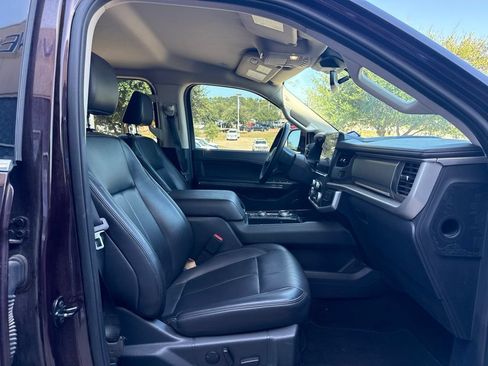 Used 2024 Ford Expedition Max XLT AWD/4WD image 11