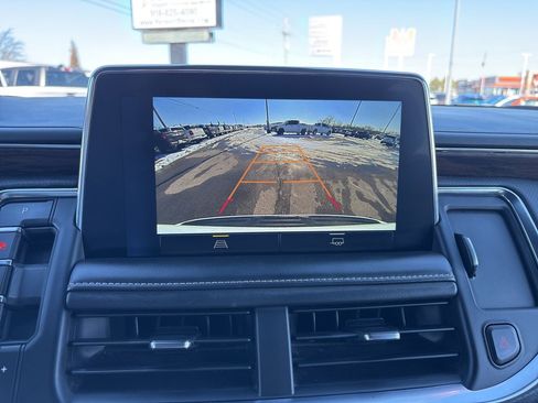 Used 2023 Chevrolet Suburban Premier image 18