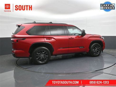 Used 2023 Toyota Sequoia Platinum image 3