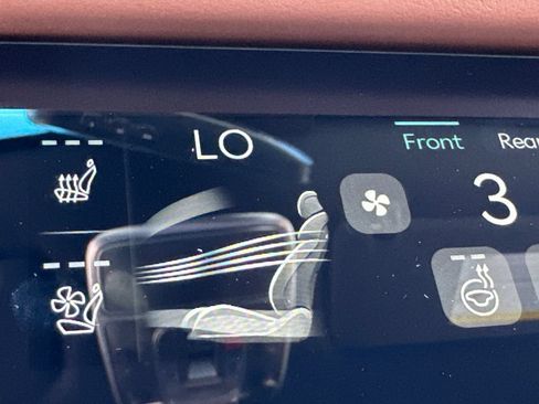 New 2026 Genesis GV70 2.5T Advanced AWD/4WD image 31
