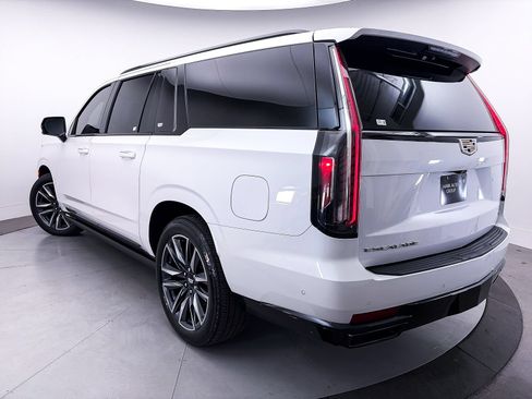 Used 2023 Cadillac Escalade ESV Sport Platinum AWD/4WD image 3