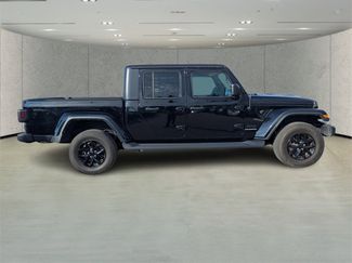 Used 2023 Jeep Gladiator Sport video 2