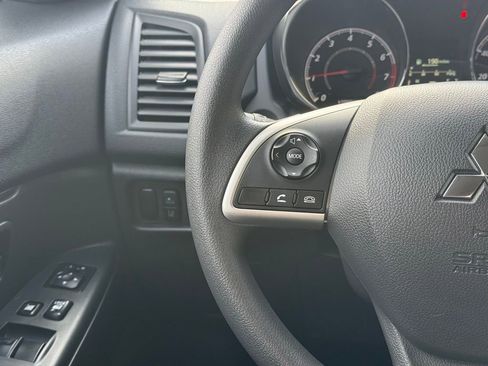 Used 2025 Mitsubishi Outlander Sport SE image 10