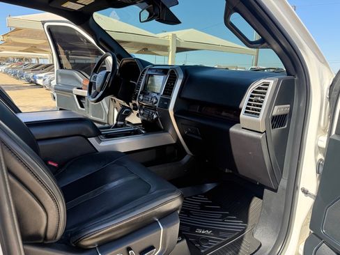 Used 2016 Ford F150 Platinum w/ Equipment Group 701A Luxury image 19