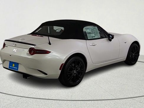 New 2026 MAZDA MX-5 Miata Club w/ Interior Package RWD image 7
