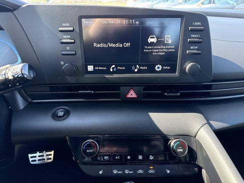 New 2026 Hyundai Elantra SEL Sport FWD image 4