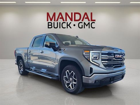 Used 2025 GMC Sierra 1500 SLT w/ SLT Premium Package image 4