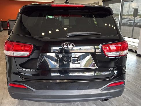 Used 2016 Kia Sorento LX w/ LX Convenience Package AWD/4WD image 6