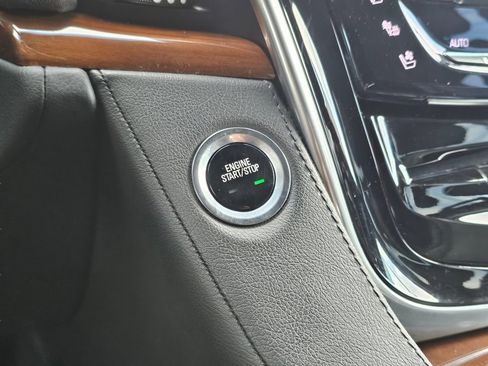 Used 2019 Cadillac Escalade ESV Premium Luxury image 11