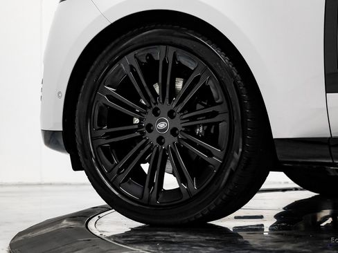 Used 2024 Land Rover Range Rover SE image 81