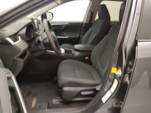 Used 2019 Toyota RAV4 LE AWD/4WD image 17