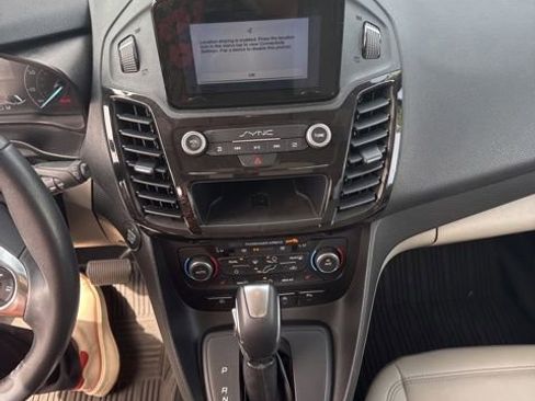 Used 2019 Ford Transit Connect Titanium w/ Titanium Premium Package FWD image 3