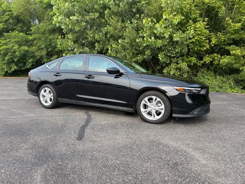 Used 2024 Honda Accord LX image 2