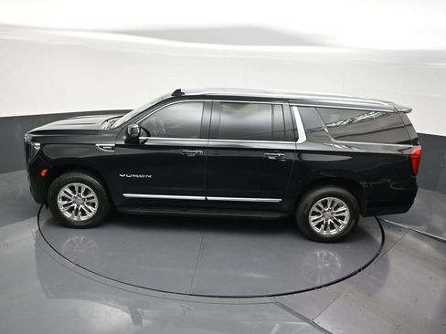Used 2023 GMC Yukon XL SLT w/ SLT Premium Package RWD image 18