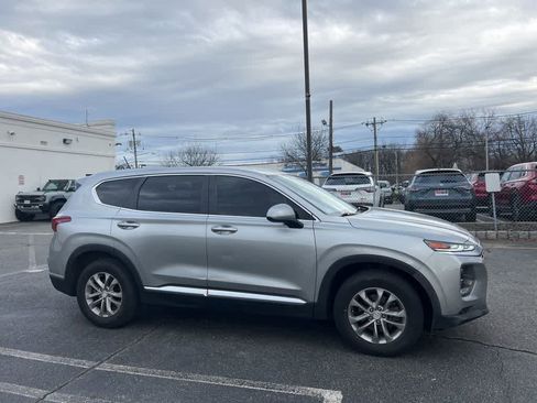 Used 2020 Hyundai Santa Fe SE image 13
