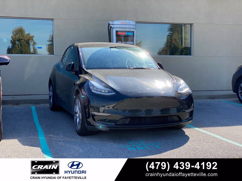Used 2022 Tesla Model Y Long Range AWD/4WD image 1