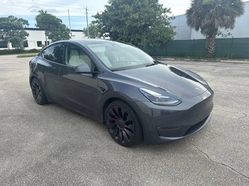 Used 2023 Tesla Model Y Performance AWD/4WD image 3