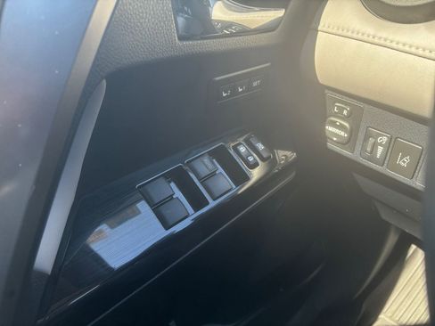 Used 2018 Toyota RAV4 Limited w/ Advanced Technology Package image 20