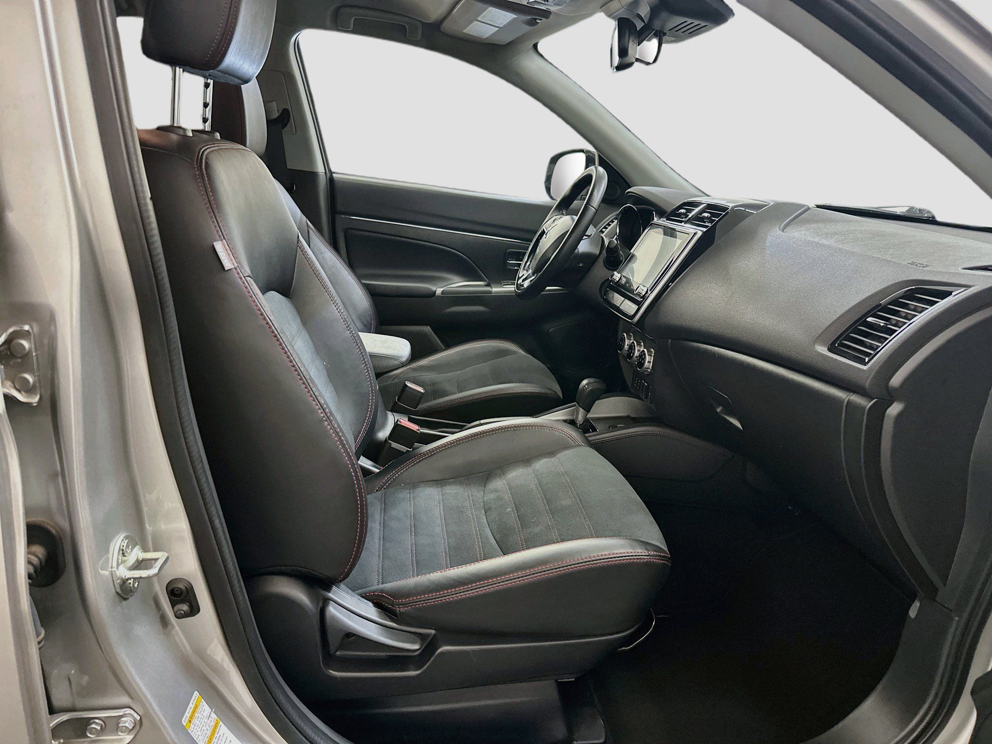 Used 2024 Mitsubishi Outlander Sport AWD image 31
