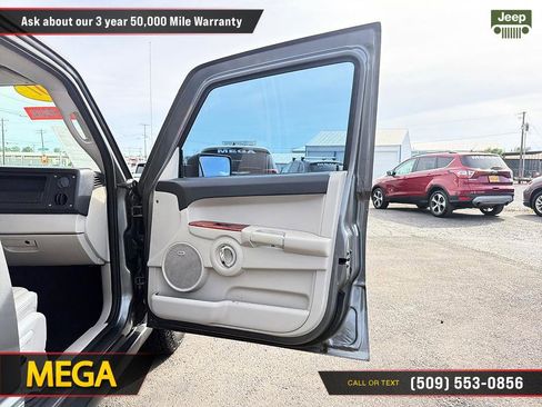 Used 2007 Jeep Commander Limited AWD/4WD image 24