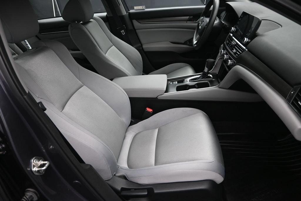 Used 2018 Honda Accord LX image 32