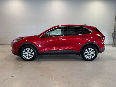 Used 2023 Ford Escape Active w/ Tech Pack #2 AWD/4WD image 4