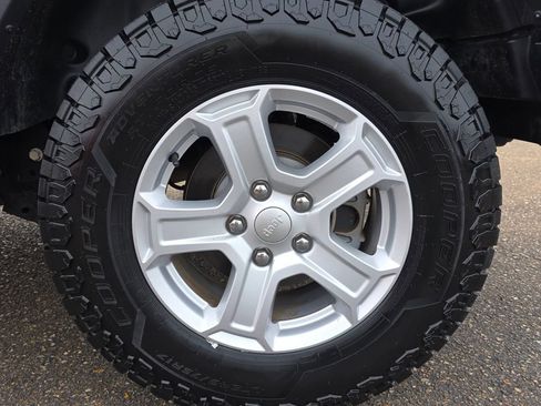 Used 2018 Jeep Wrangler Unlimited Sport S AWD/4WD image 12