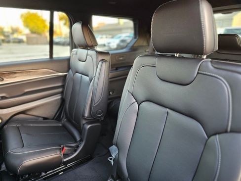 New 2026 Jeep Grand Cherokee L Limited AWD/4WD image 24