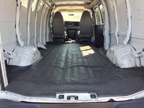 Used 2014 GMC Savana 2500 Extended RWD image 14