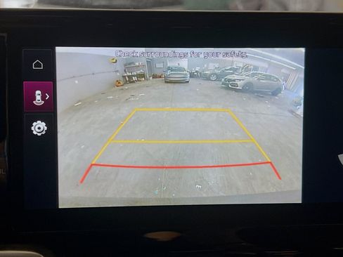 Used 2023 Kia Sorento S w/ Panoramic Sunroof Package FWD image 10