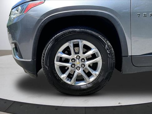 Used 2018 Chevrolet Traverse LT FWD image 32