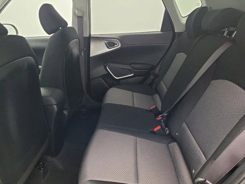 Used 2025 Kia Soul LX image 18