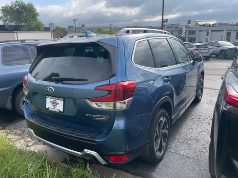 Used 2023 Subaru Forester Touring AWD/4WD image 3