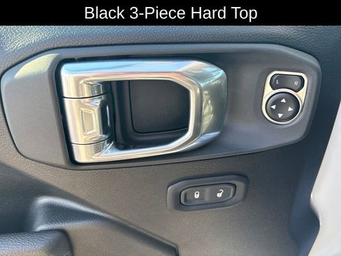 Certified 2025 Jeep Wrangler Willys 4xe image 16