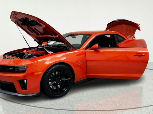 Used 2013 Chevrolet Camaro ZL1 RWD image 9