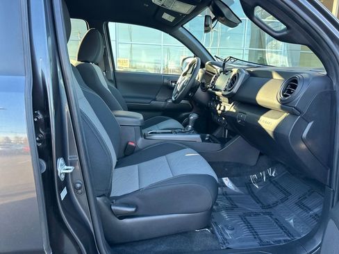 Used 2023 Toyota Tacoma TRD Sport image 17