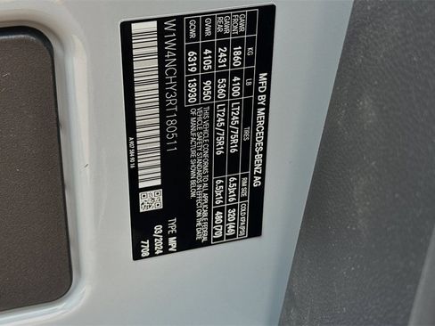 Used 2024 Mercedes-Benz Sprinter 2500 image 26