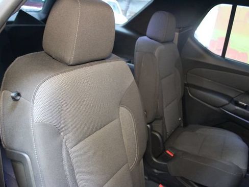 Used 2022 Chevrolet Traverse LT AWD/4WD image 9