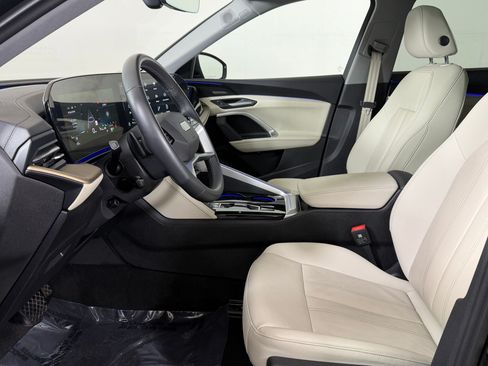 Certified 2025 Audi Q5 Premium w/ Premium Plus AWD/4WD image 5