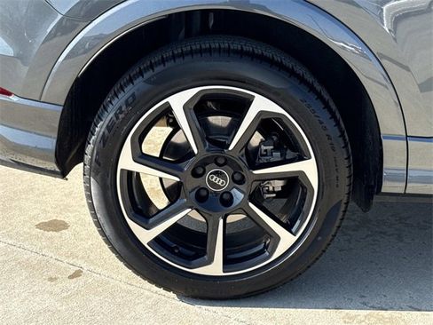 Certified 2025 Audi Q3 2.0T Premium Plus w/ Premium Plus Package image 9