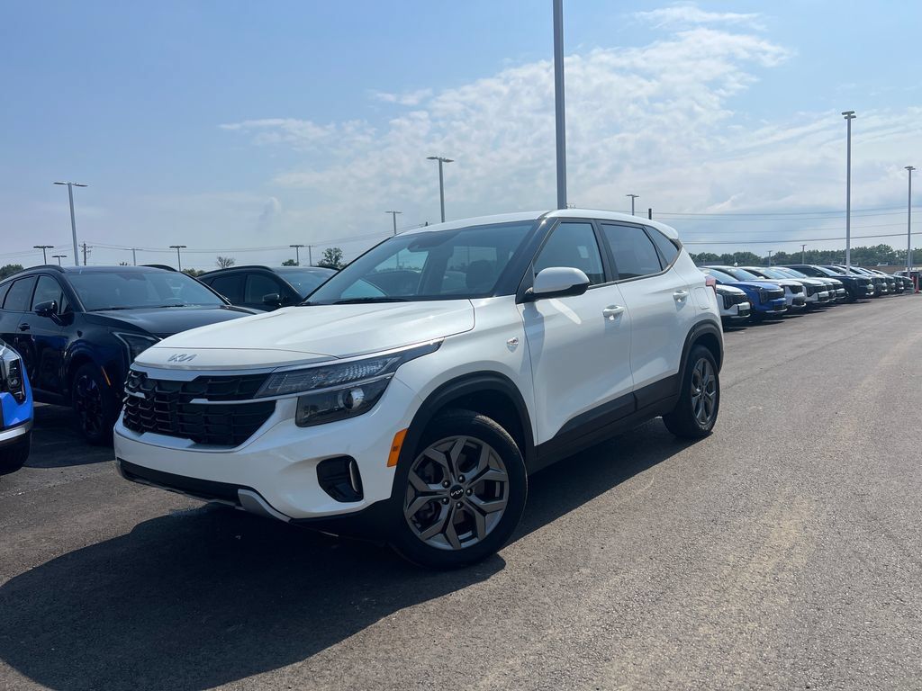 Certified 2024 Kia Seltos LX AWD/4WD image 13