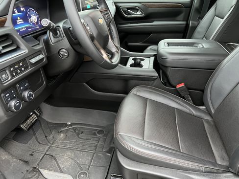 Used 2024 Chevrolet Tahoe High Country image 14