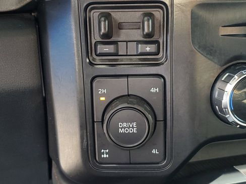 Used 2024 Ford F250 Platinum w/ FX4 Off-Road Package image 11