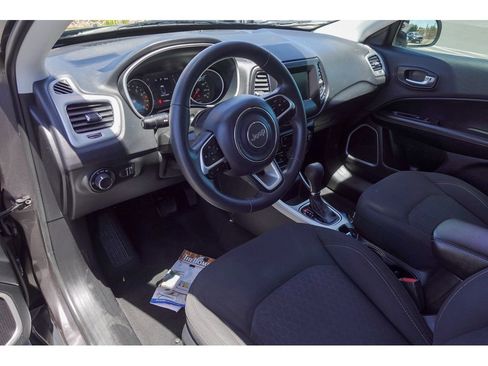 Used 2019 Jeep Compass Sport FWD image 11